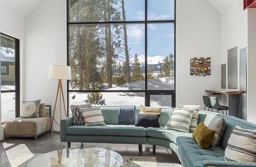 The Highlands Casa | Modern Alpine Escape