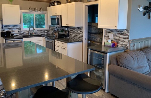 Detroit Lakes Cabaña | Servicios modernos y hermosas puestas de sol!