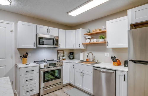 Russian Jack Park Apartamento | Modern Anchorage Apartment Near Hospitals!