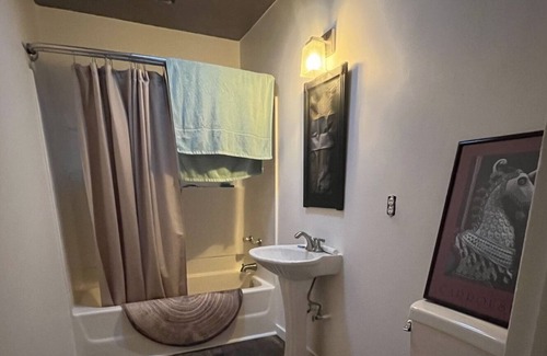 Cobb Cabina | Modern and beautiful renovated cabin in Lush Lake County!
