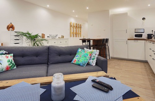 Notre-Dame-d'Oe Apartamento | Modern and bright apartment near Tours.