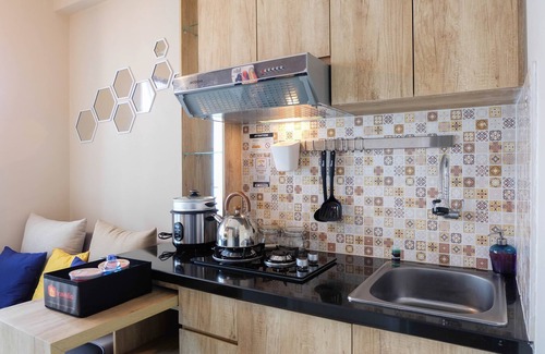Rawasari Apartamento | Modern and Bright 2BR Green Pramuka Apartment