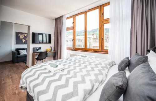 Old Town Apartamento | Modern and Bright Apartments - Main Street