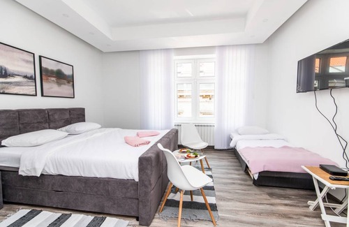 Old Town Apartamento | Modern and bright studio in main Pedestrian zone