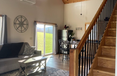 Stowe Area Cabina | modern and bright cabin, beautiful views. close to skiing