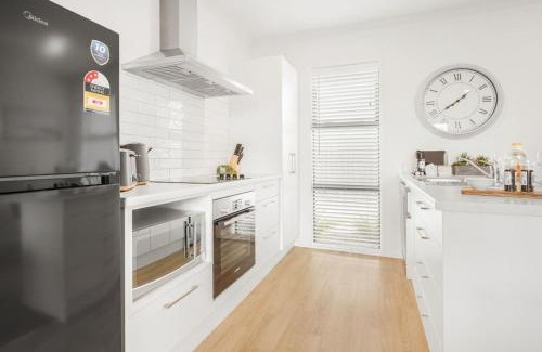Te Rapa Casa | Modern and Central with 2 Ensuites -By KOSH BNB