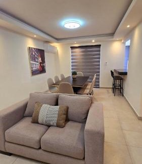 Monterrey Municipality Casa | Modern and Centrally Located House