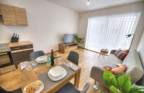 Pieta Apartamento | Modern and centrally located large one bedroom apartment KBON1-1