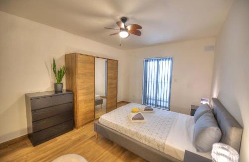 Pieta Apartamento | Modern and centrally located large one bedroom apartment KBON1-1