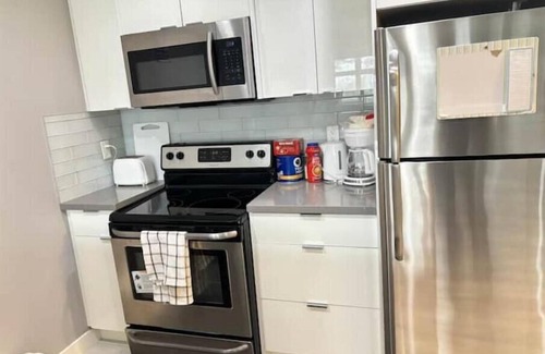 Bow Riverfront Apartamento | Modern and Charming one bedroom Apartment Calgary downtown #503