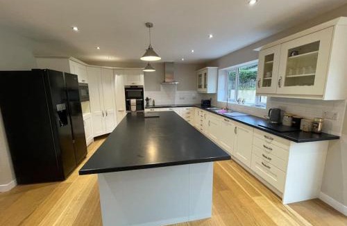 Cross Casa | Modern and cosy 4 bedroom home in the Mendip Hills, North Somerset