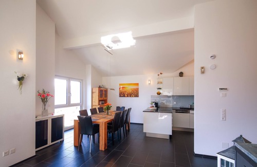 Triesenberg Apartamento | Ático moderno y acogedor de 5 habitaciones con una vista impresionante
