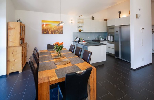 Triesenberg Apartamento | Ático moderno y acogedor de 5 habitaciones con una vista impresionante