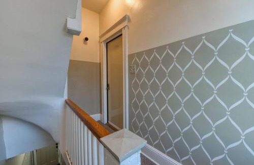 North Bergen Apartamento | Modern and cozy 2-bed apt close to NYC - No Car Needed