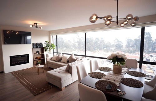 Cuenca Apartamento | Modern and Cozy 3-bedroom apartment with WiFi, fitness room in charming Cuenca