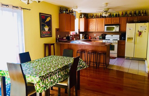 Bushkill Casa | Moderno y acogedor hogar con una corriente en Bushkill