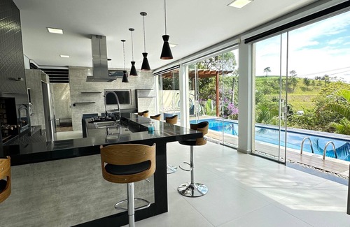 Mogi das Cruzes Casa | modern and elegant mansion in a privet condominium.