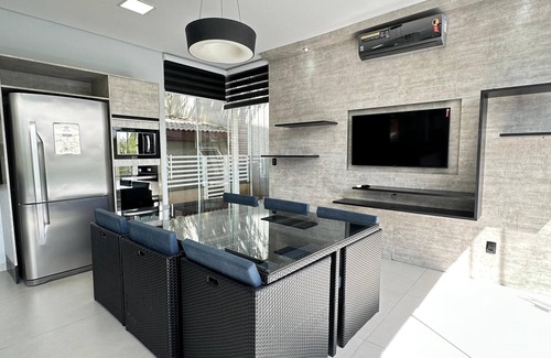 Mogi das Cruzes Casa | modern and elegant mansion in a privet condominium.