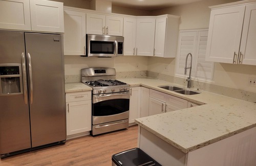 Harbor Casa | Modern and private 3-bedroom house near Freeway and major tourist attractions
