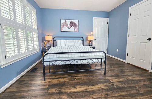 Marshall Casa | Modern and Renovated Home - 3 Bedroom, 5 Beds, 2.5 Bath