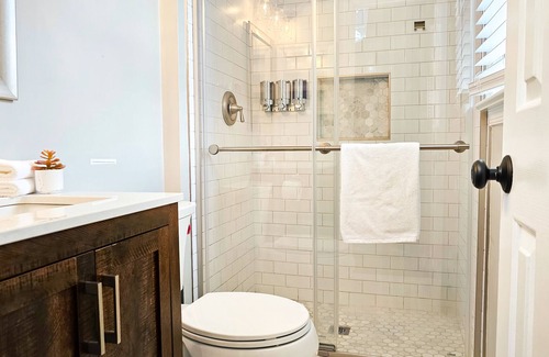 Marshall Casa | Modern and Renovated Home - 3 Bedroom, 5 Beds, 2.5 Bath