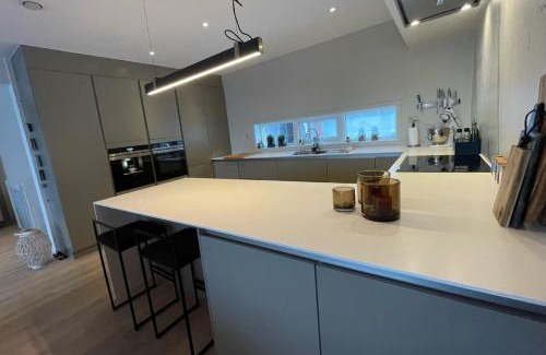 Tromso Casa | Modern and sentral home - close to centrum and nature