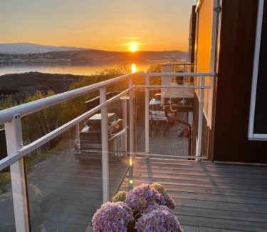 Tromso Casa | Modern and sentral home - close to centrum and nature