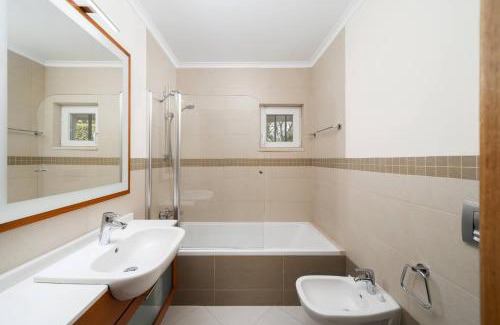 Tavira Apartamento | Modern and Spacious Holiday Apartment, Cabanas