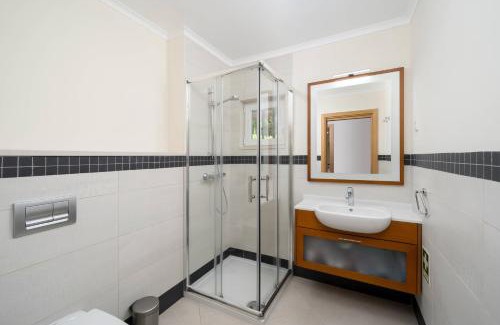 Tavira Apartamento | Modern and Spacious Holiday Apartment, Cabanas