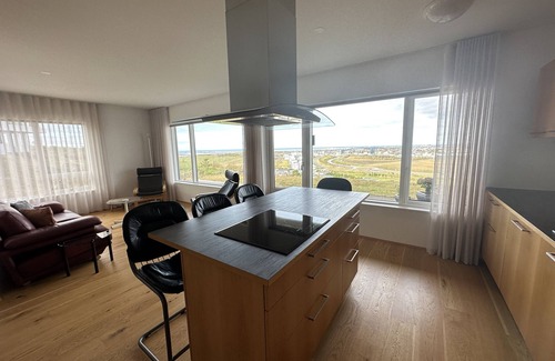 Kopavogur Apartamento | Modern and Spacious 2 bedroom apartment in Kópavogur, great view !