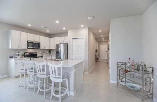 Naples Casa | Modern and Spacious 3 bedroom Townhome