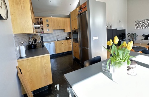 Laugardalur Casa | Modern and spacious 4br house in Reykjavik, with Hot Tub.