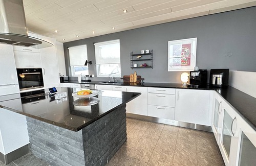 Grafarholt Casa | Modern and spacious 4 bedroom house, with spectacular view over Reykjavik.