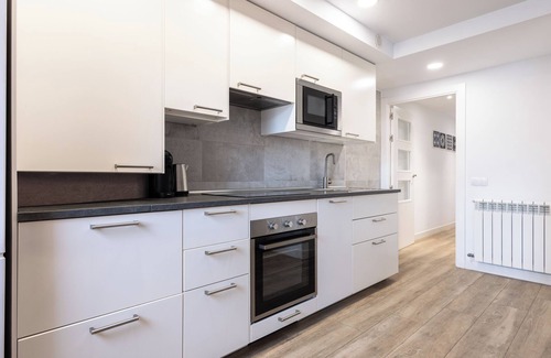 Porta Apartamento | Modern and spacious apartment well located