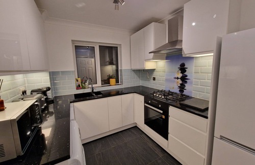 Colchester Casa | Modern And Spacious 3 Bedrooms Family House