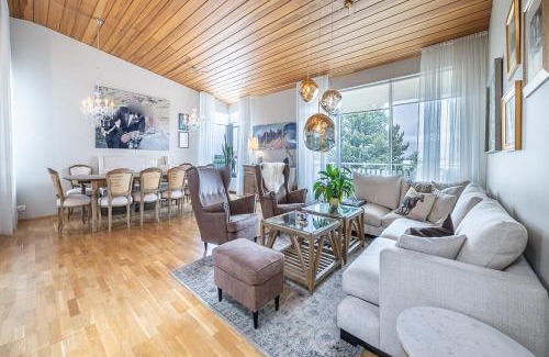 Haaleiti Casa | Modern and Spacious house in Langagerði, Reykjavik - Birta Rentals