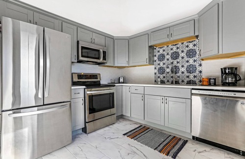 Faubourg Lafayette Casa | Modern and Spacious House | Heated Pool | Near FQ