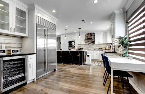 Fullerton Casa | Modern and Stylish 4-bedroom Home
