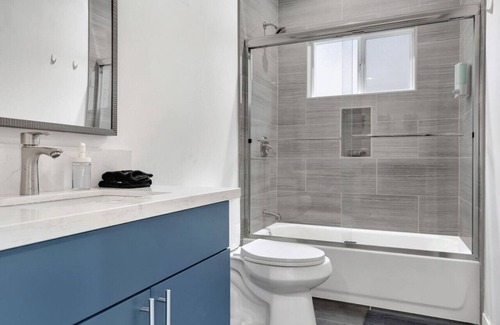 Montebello Casa | Modern and stylish home near LA & OC