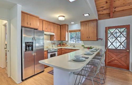 Crestline Casa | Modern and Unique Cabin with Deck by Lake Gregory!