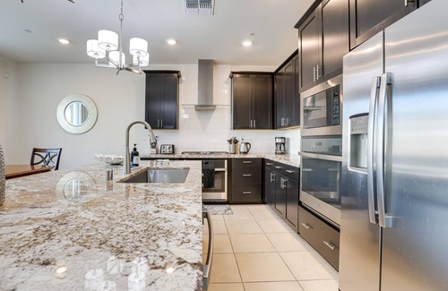 Antelope Casa | Modern Antelope Home: 14 Mi to Downtown Sacramento