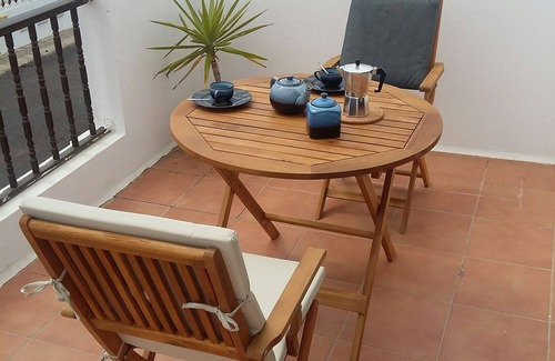 Playa Honda Casa | Moderno apartamento a 50 metros de la playa de Playa honda, wifi gratis,