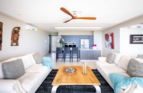St. Marie Villa | Modern apartment w/ 180° sea views & shared pool