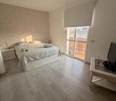 Quarteira Apartamento | Modern Apartament in Al-sakia Village