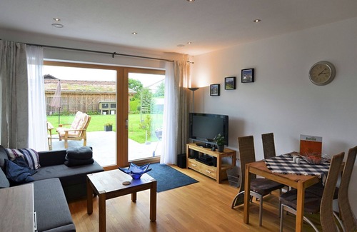 Roetz Apartamento | Apartamento moderno cerca del bosque en Heinrichskirchen