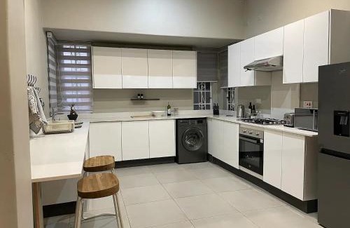 Bulawayo Apartamento | Modern Apartment - 2081