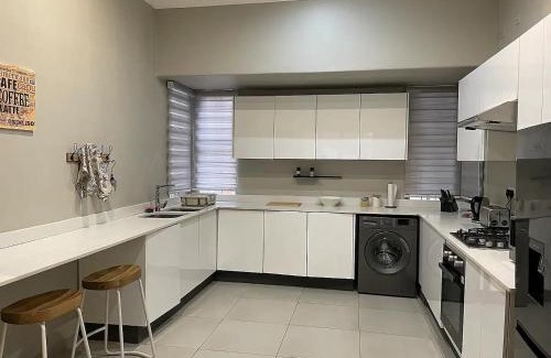 Bulawayo Apartamento | Modern Apartment - 2081