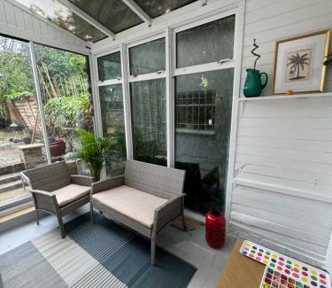 Junction Apartamento | Modern Apartment 5 min to Stations
