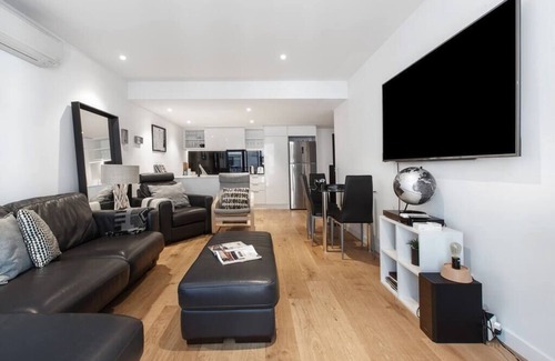 Brunswick East Apartamento | Over-East Retreat w/ Stunning Rooftop (Melbourne)