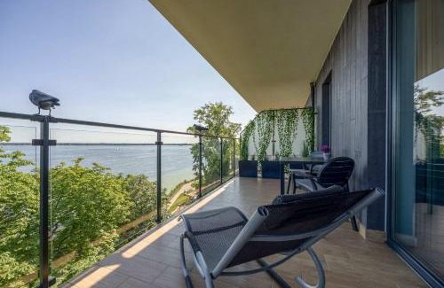Serock Apartamento | Modern Apartment by the Lake with Parking & Sauna in Zegrze by Noclegi Renters